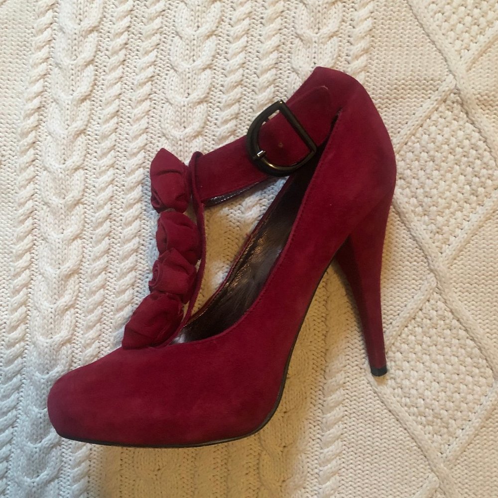 Steve Madden suede Trikked pumps